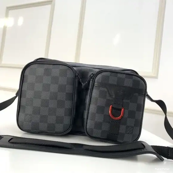 MESSENGER UTILITY LOUIS VUITTON BAG 0706